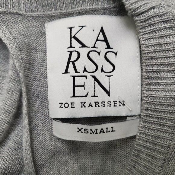 ZOE KARSSEN 𝅺Women's Gray Knit Graphic Top XS - Picture 7 of 8